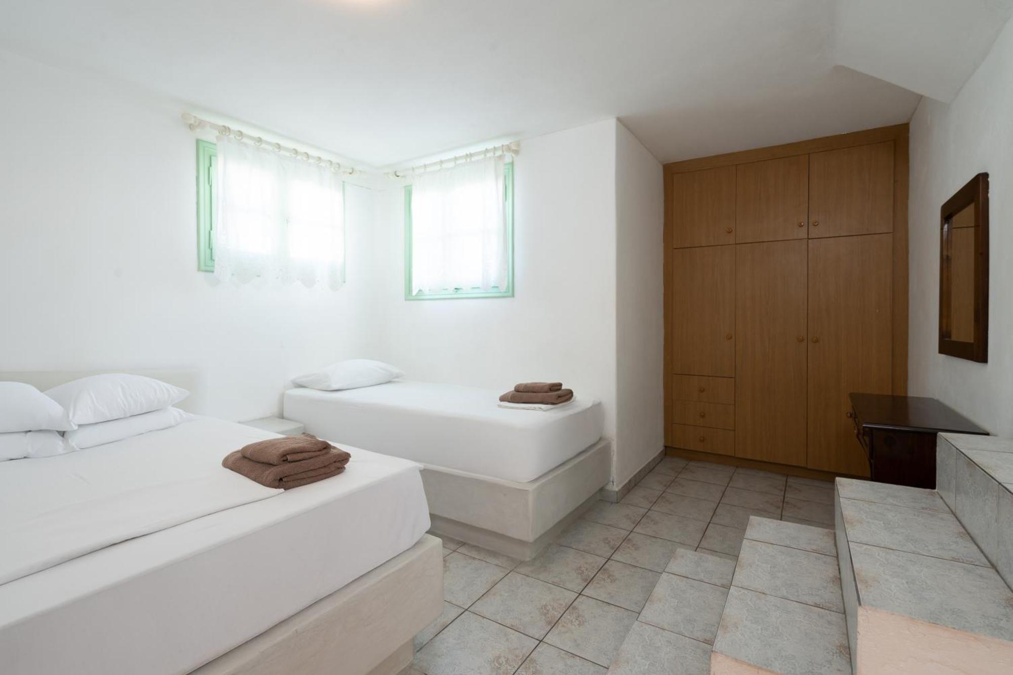 Aparthotel Perseas Naoussa Esterno foto
